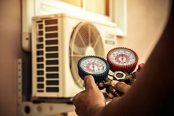 Professional Hvac Maintenance technician working in Edwardsville, IL